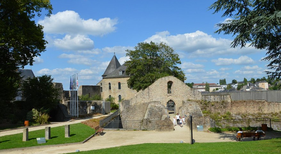 Musée du Château de Mayenne, France